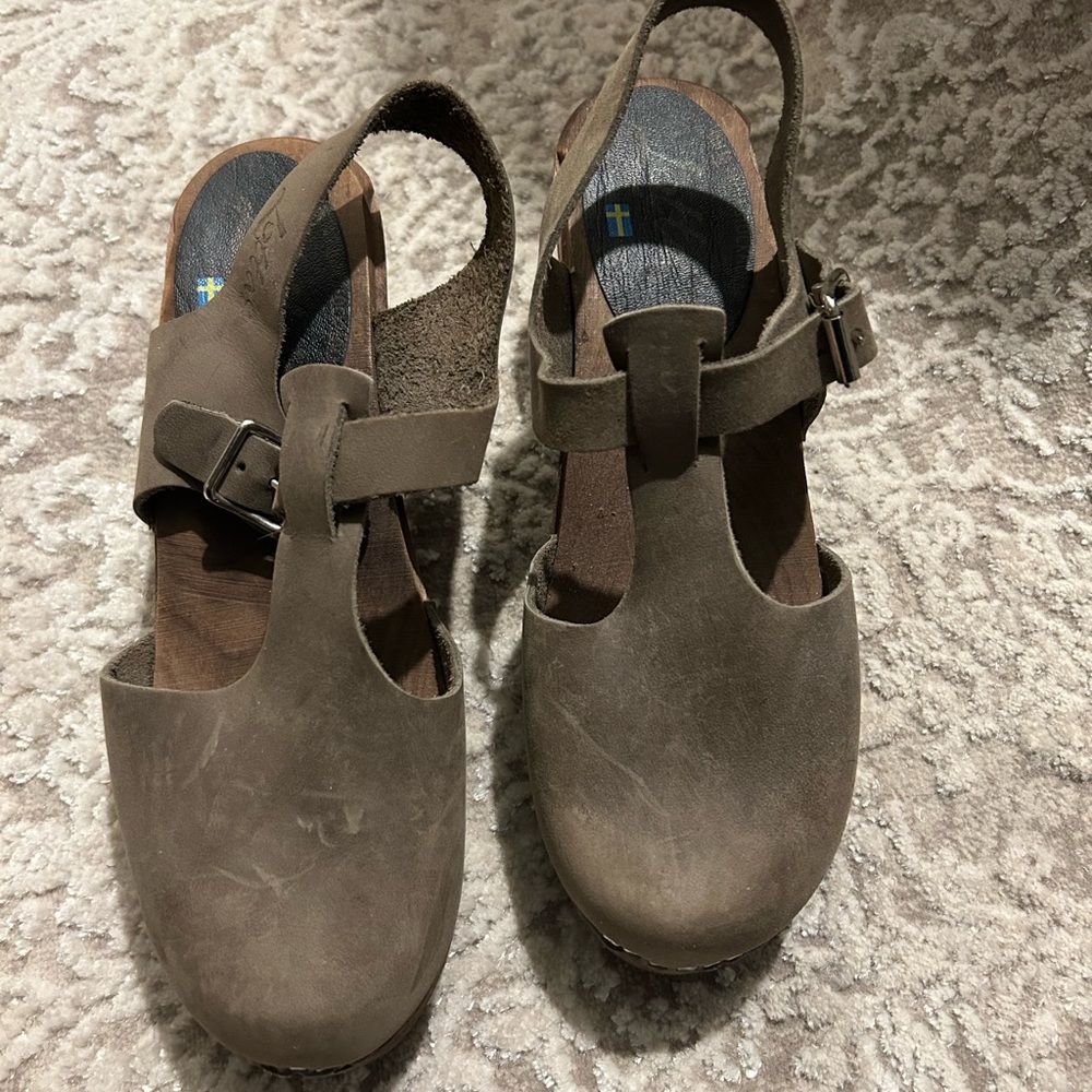 Women's Lotta From Stockholm T-Strap Clogs